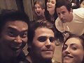 Phoebe Tonkin con su novio Paul Wesley