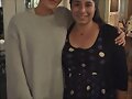 Claire Holt con una fan