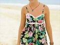 Bella Hartley en la playa