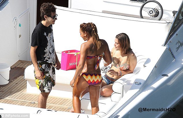 Phoebe Tonkin -Bikini Yacht Candids Sydney Harbour
