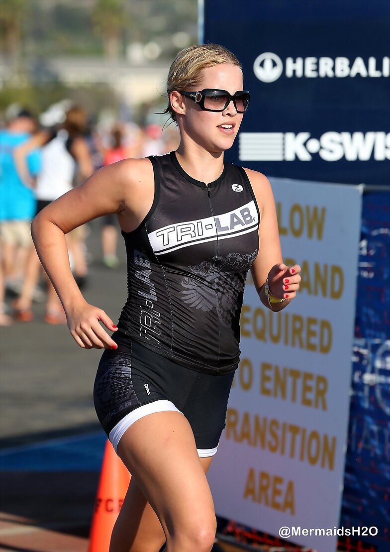 Claire Holt - 26th Annual Nautica Malibu Triathlon