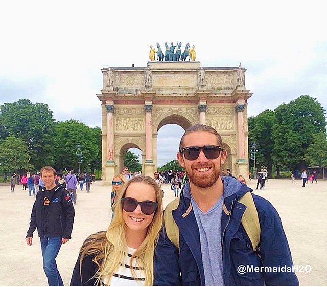 Cleo Massey y su novio en San Sebastian, España