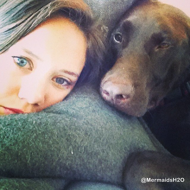 Allie Bertram y su perro Charles