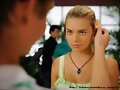 Bella Hartley en el bar &quot;Rikki&#039;s&quot;