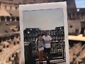 Cleo Massey y su novio en Roma