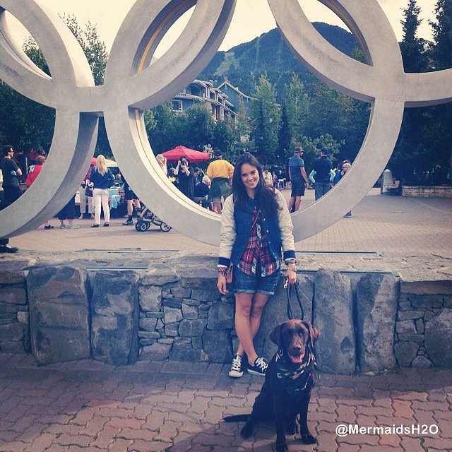 Allie Bertram y su perro Charles