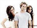 Phoebe Tonkin, Lincoln Lewis &amp; Caitlin Stasey