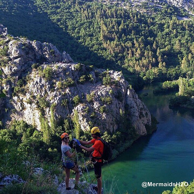 Cleo Massey y su novio en Omis, Croatia