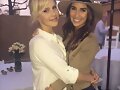 Claire Holt con su amiga Stacey Kenealy