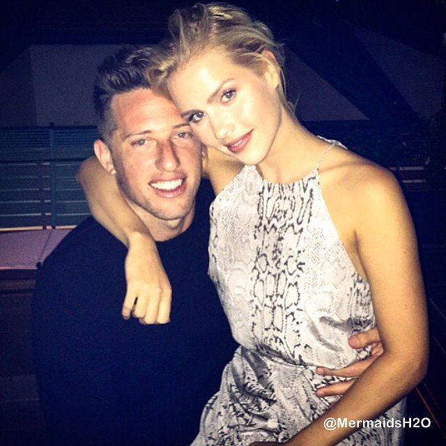 Claire Holt con su prometido Matt Kaplan