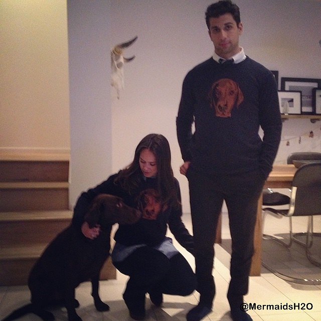 Allie Bertram con su novio y perro Charles