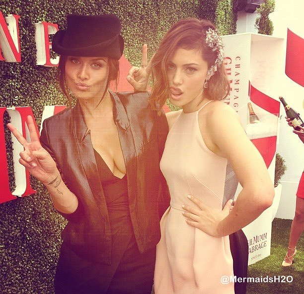 Phoebe Tonkin-Racing Melbourne Cup Celebrities2012
