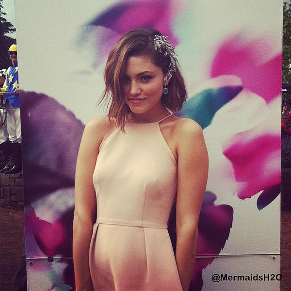 Phoebe Tonkin-Racing Melbourne Cup Celebrities2012