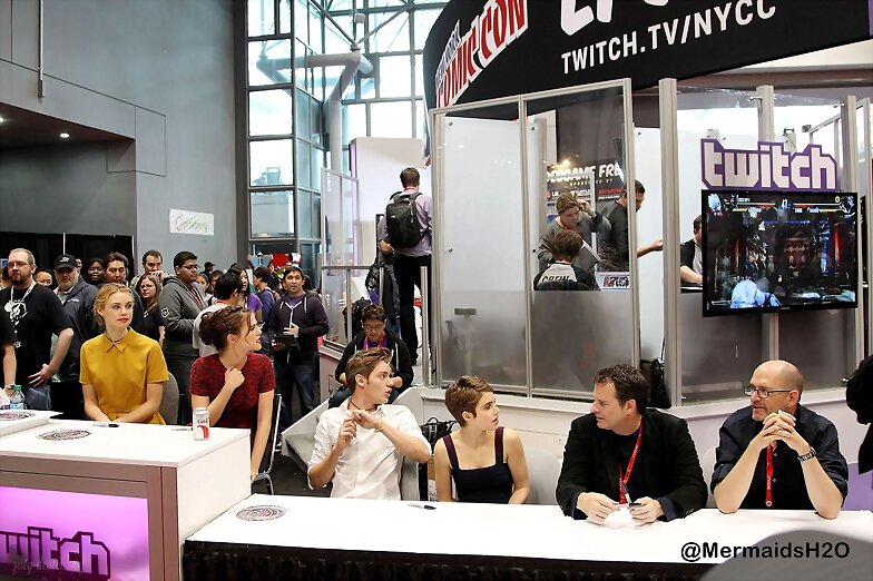 Lucy Fry Autograph Signing Comic-Con New York 2013