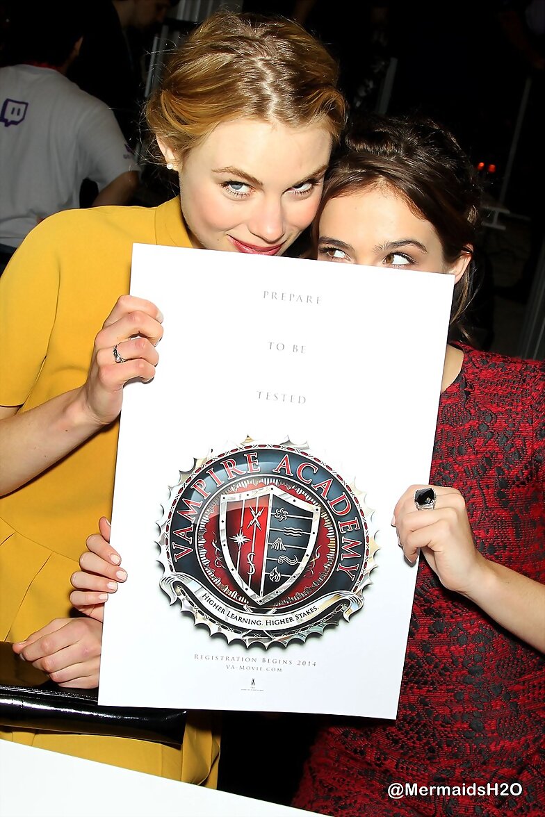 Lucy Fry Autograph Signing Comic-Con New York 2013