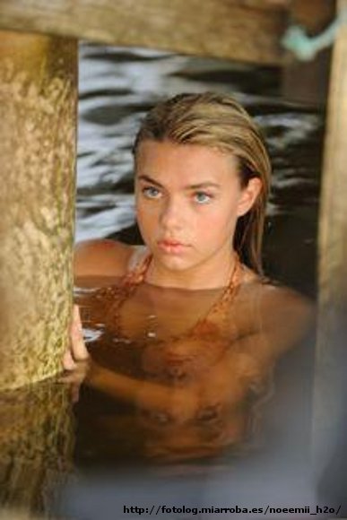 Bella en el agua