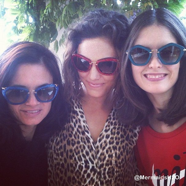 Phoebe Tonkin - Hugos Bar Pizza (Nov 23, 2012)