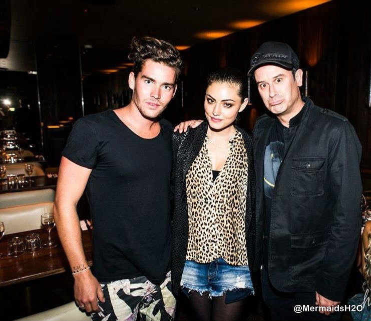 Phoebe Tonkin - Hugos Bar Pizza (Nov 23, 2012)