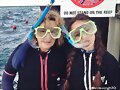 Allie Bertram con su madre
