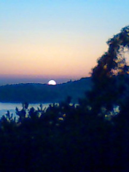 el sol y su descanso.