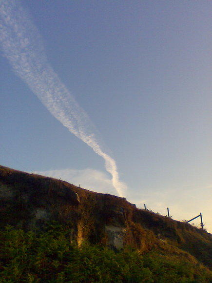 Un surco en el cielo.