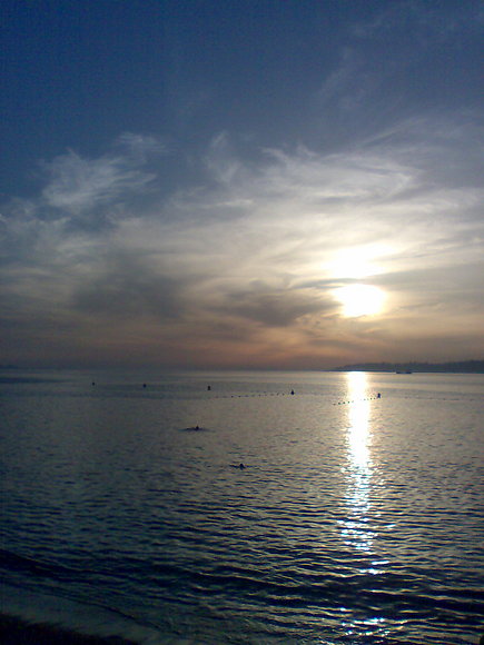 Llegaron las nubes al horizonte.