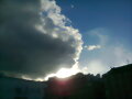 El sol se resiste a desaparecer.