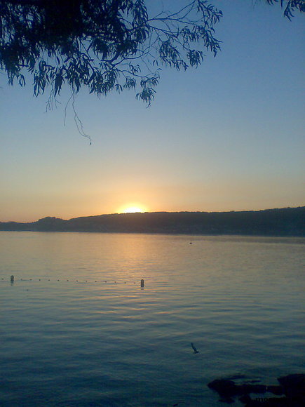 La puesta de sol de hoy junto al mar