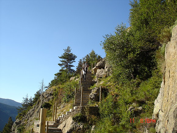 CAMINO PARA SUBIR A NURIA  CAMINANDO