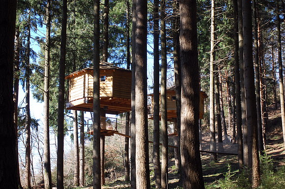 CASAS COLGANTES SANT HILARI SACALM  GIRONA