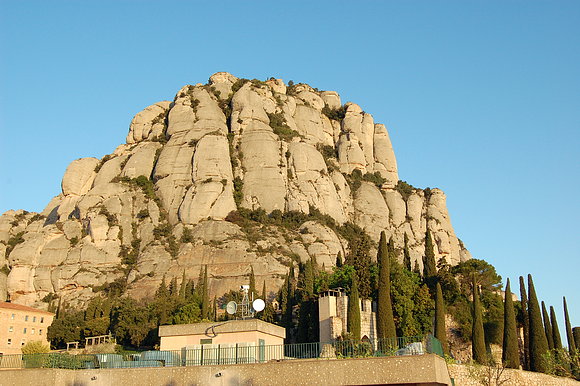 hermita que se ve desde la montaña de monserrat