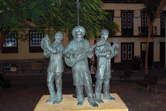 MONUMENTO  EN  SANTA CRUZ DE LA PALMA  CANARIAS