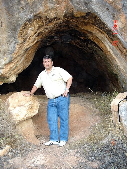 UN SERVIDOR EN LAS CUEVA DEL COCHINO EL ESPARRAGAL