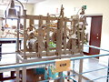 maquinaria de un antiguo reloj