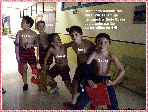 "Haciendo musculitos"