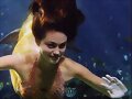 cleo en el agua