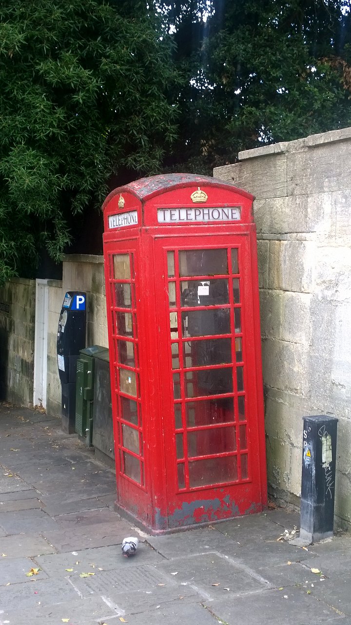 CABINA TELEFONO EN BATH (INGLATERRA)