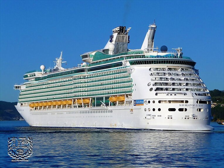 “ NAVIGATOR OF THE SEAS“  Buque de pasajeros salie