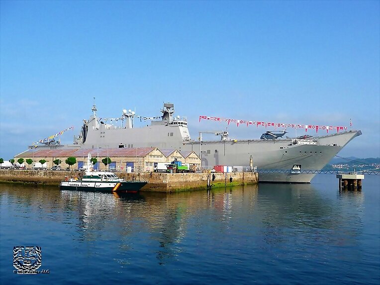 El portaaviones Juan Carlos I-L61 en Vigo