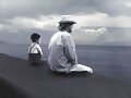 el ni&ntilde;o que miraba el mar