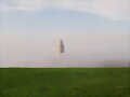 HOMBRE QUE MIRA A TRAV&Eacute;S DE LA NIEBLA