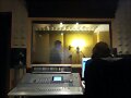 en el estudio de doblaje