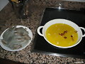 Preparando unas gambitas al ajillo