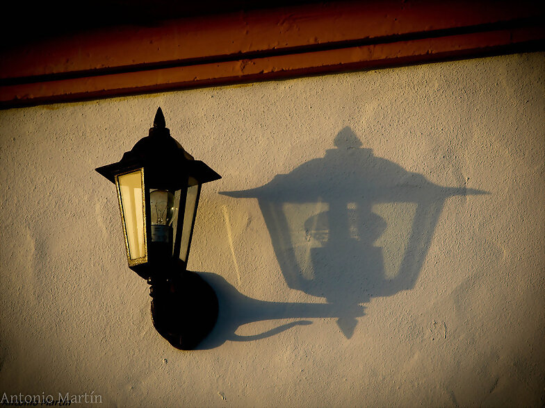 Luz.....y muchas sombras.