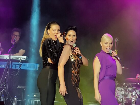 HOY LUNES 18-12-2017,FOTO DE SORY CONCIERTO ROSA
