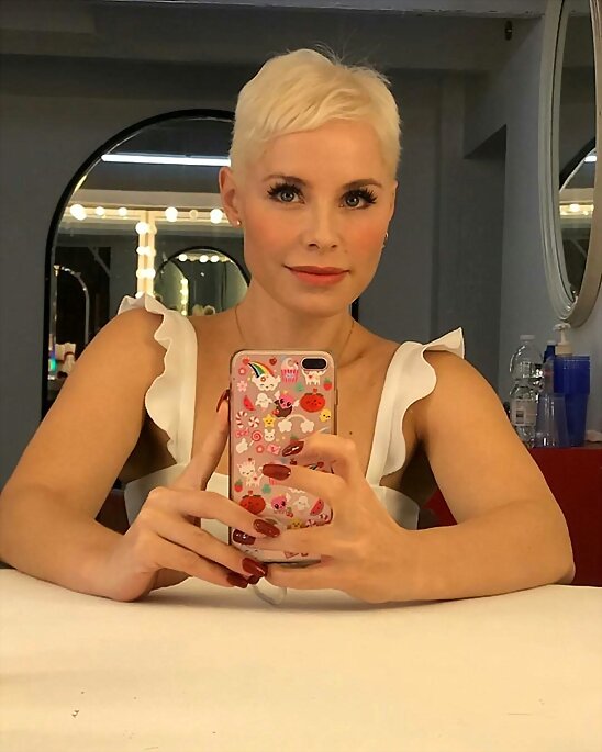 HOY VIERNES 21-6-2019, FOTO DE SORY EN SU CAMERINO