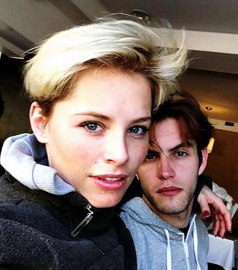 HOY MARTES 16-4-2013, FOTO DE SORAYA Y SU NOVIO
