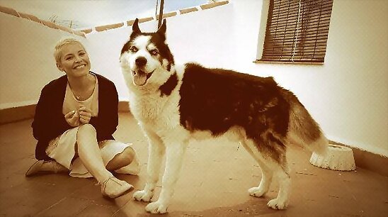 HOY JUEVES 20-6-2013, FOTO DE SORAYA Y SU PERRO