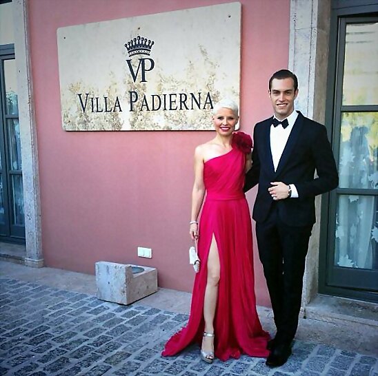 HOY LUNES 12-8-2013, FOTO DE SORAYA CON SU NOVIO