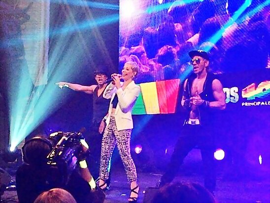 HOY JUEVES 10-10-2013, FOTO DE SORY EN LOS 40